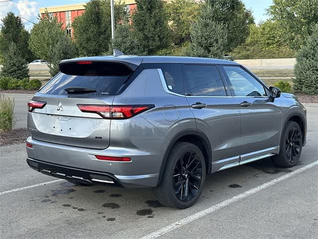 Thumbnail: 2023 Mitsubishi Outlander - 22