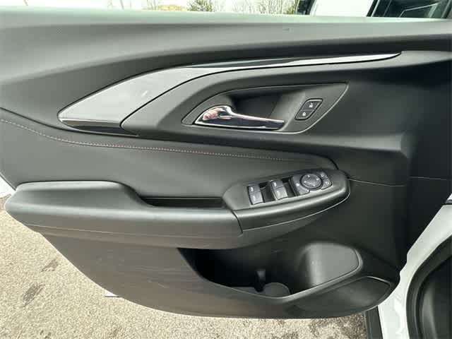 Thumbnail: 2023 Chevrolet TrailBlazer - 18