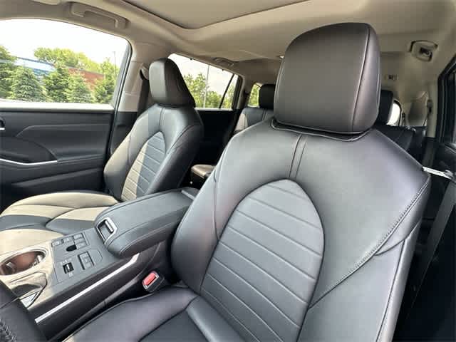 2024 Toyota Highlander XLE 15