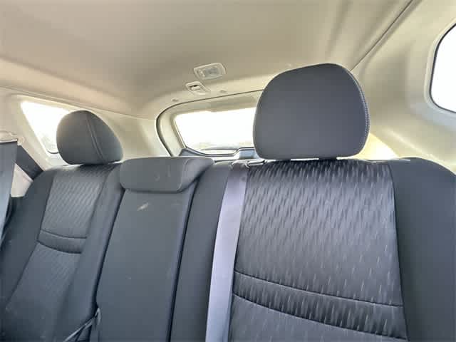 Thumbnail: 2017 Nissan Rogue - 15