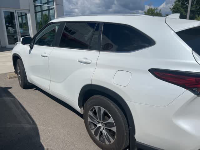 Thumbnail: 2023 Toyota Highlander - 6