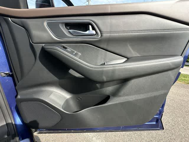 Thumbnail: 2023 Nissan Rogue - 23