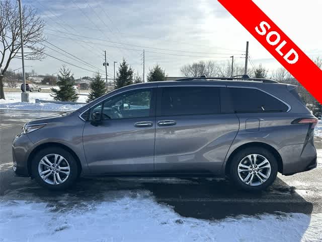 Thumbnail: 2022 Toyota Sienna - 2