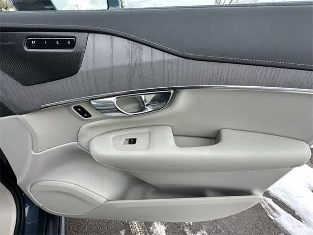 Thumbnail: 2025 Volvo XC90 - 24