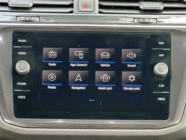 Thumbnail: 2022 Volkswagen Tiguan - 13