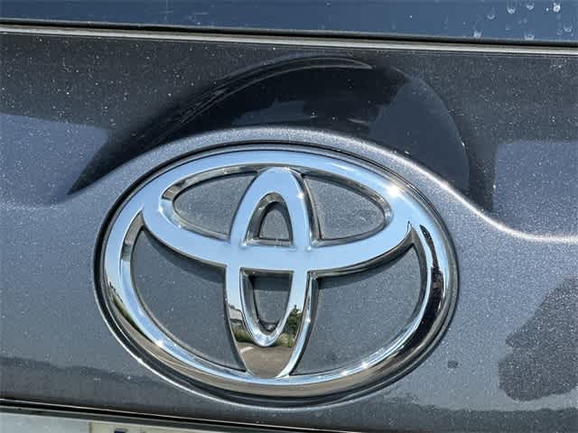 Thumbnail: 2014 Toyota RAV4 - 18