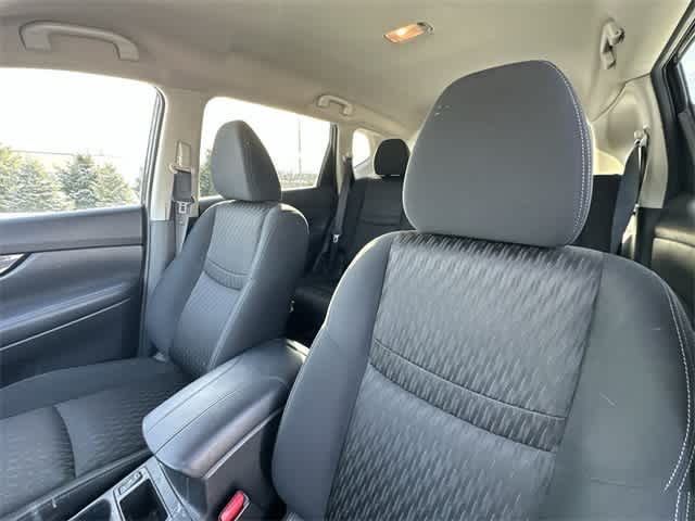 Thumbnail: 2017 Nissan Rogue - 14