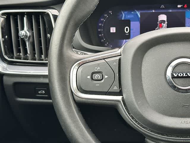 Thumbnail: 2024 Volvo S60 - 9