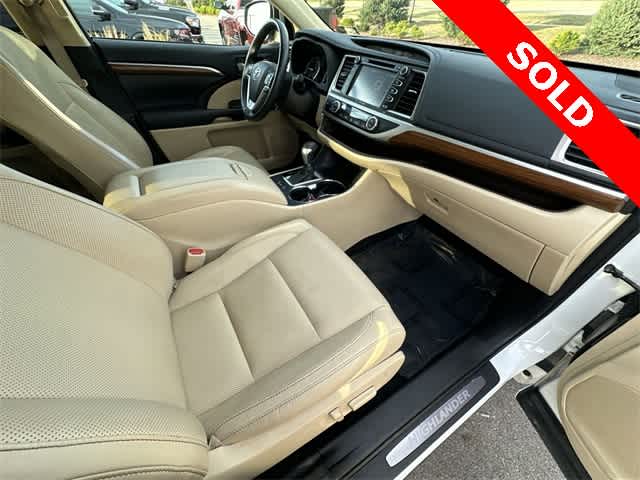 Thumbnail: 2018 Toyota Highlander - 23