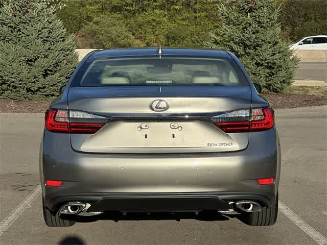 Thumbnail: 2017 Lexus ES - 4