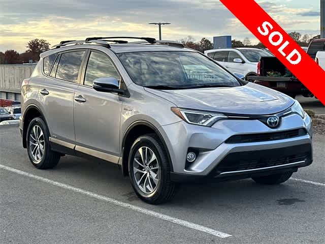 Thumbnail: 2018 Toyota RAV4 - 32