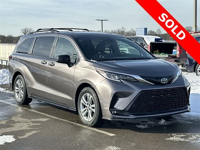 Thumbnail: 2022 Toyota Sienna - 23