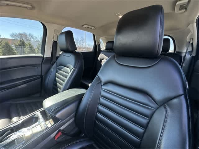 Thumbnail: 2020 Ford Edge - 16