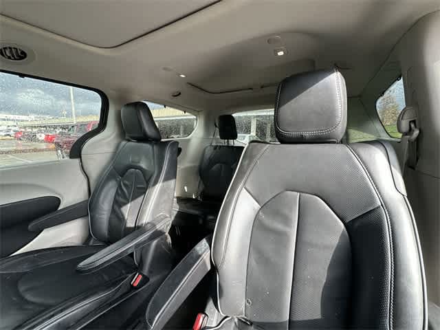 Thumbnail: 2019 Chrysler Pacifica - 19