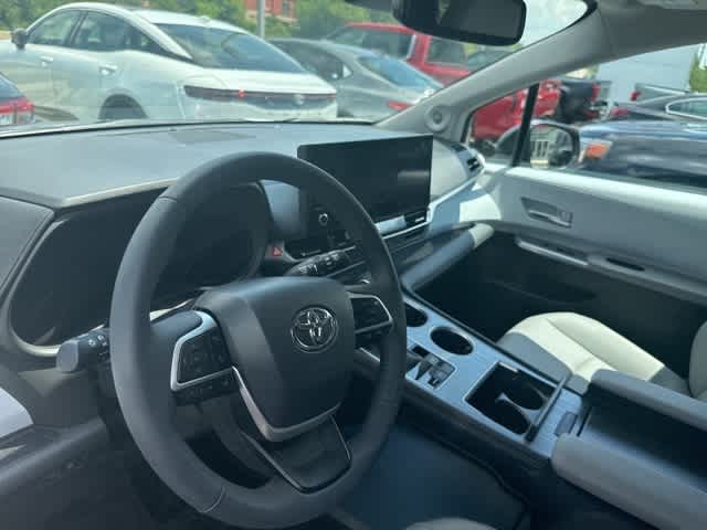 Thumbnail: 2025 Toyota Sienna - 6