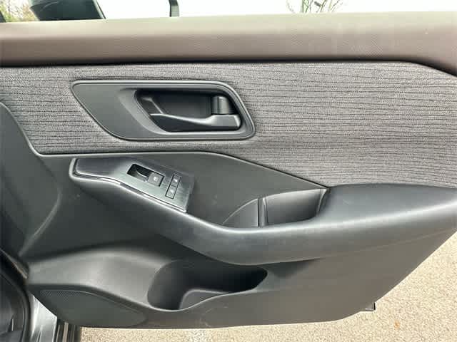 Thumbnail: 2023 Nissan Rogue - 21