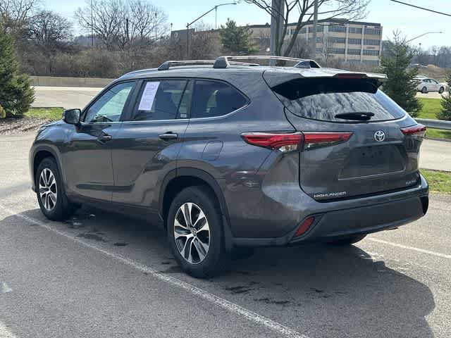 Thumbnail: 2023 Toyota Highlander - 24