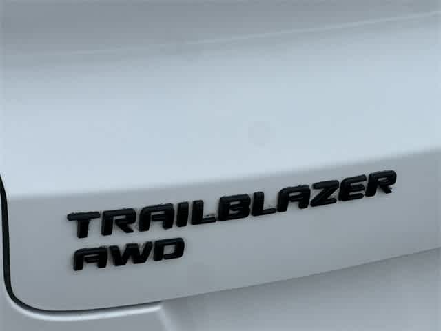 Thumbnail: 2023 Chevrolet TrailBlazer - 28