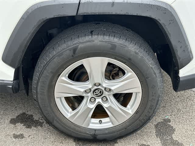 2021 Toyota RAV4 XLE 5