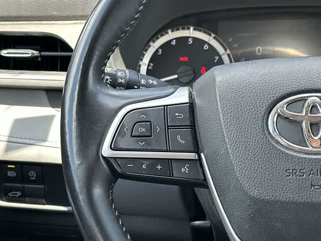 Thumbnail: 2023 Toyota Highlander - 8