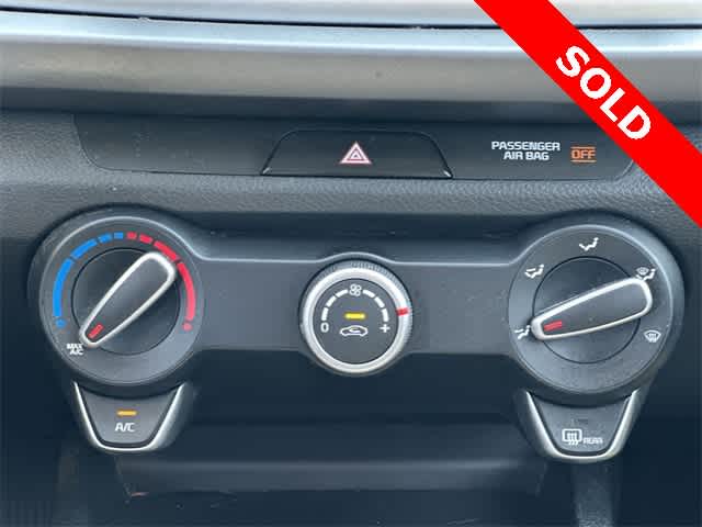 Thumbnail: 2019 Kia Rio - 12