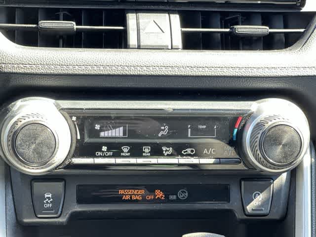 Thumbnail: 2022 Toyota RAV4 - 10