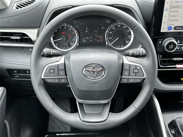 Thumbnail: 2024 Toyota Highlander - 8