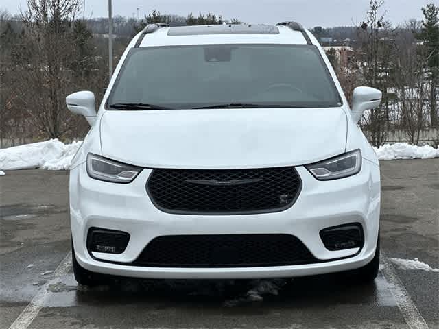 Thumbnail: 2021 Chrysler Pacifica - 24