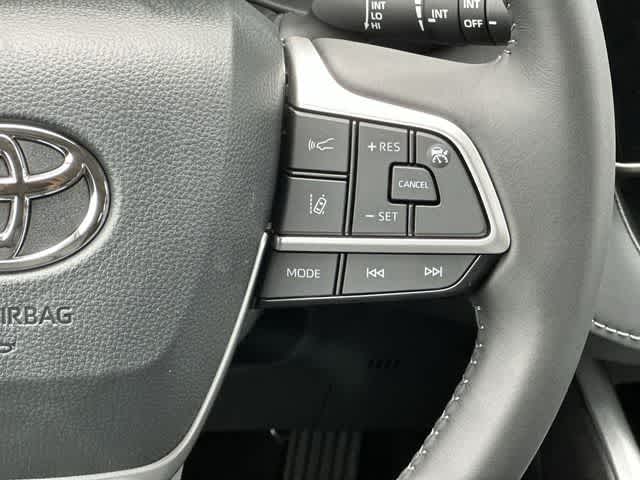 Thumbnail: 2024 Toyota Highlander - 10