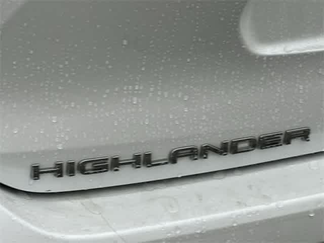 Thumbnail: 2023 Toyota Highlander - 28