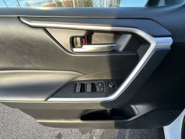 Thumbnail: 2023 Toyota RAV4 - 17