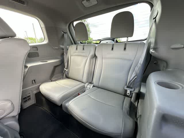 Thumbnail: 2012 Toyota Highlander - 18