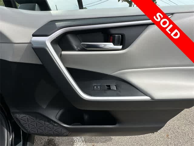 Thumbnail: 2022 Toyota RAV4 - 20