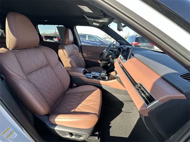 Thumbnail: 2025 Mitsubishi Outlander - 25