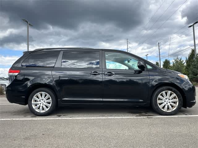 Thumbnail: 2013 Toyota Sienna - 3