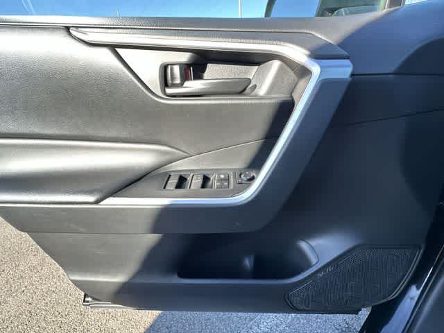 Thumbnail: 2023 Toyota RAV4 - 15