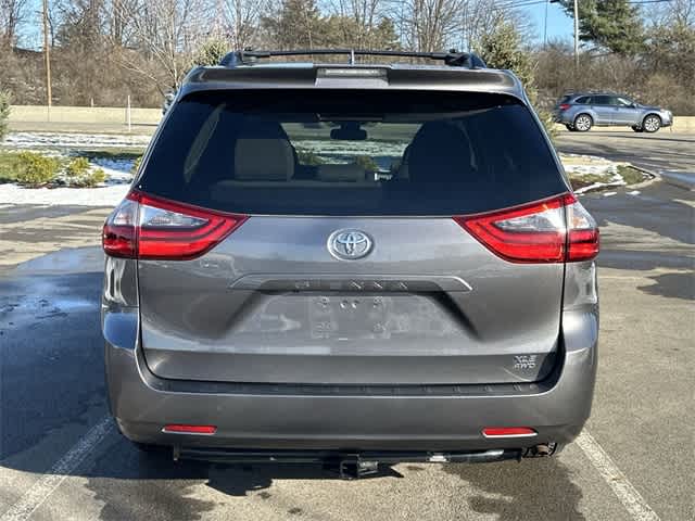 Thumbnail: 2020 Toyota Sienna - 4