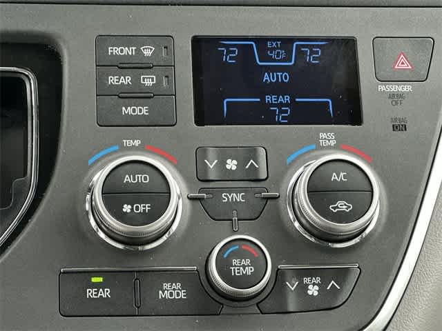 Thumbnail: 2018 Toyota Sienna - 15