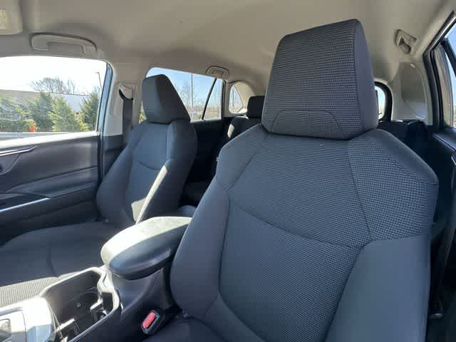 Thumbnail: 2022 Toyota RAV4 - 11