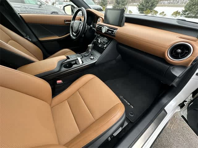 Thumbnail: 2022 Lexus IS - 22