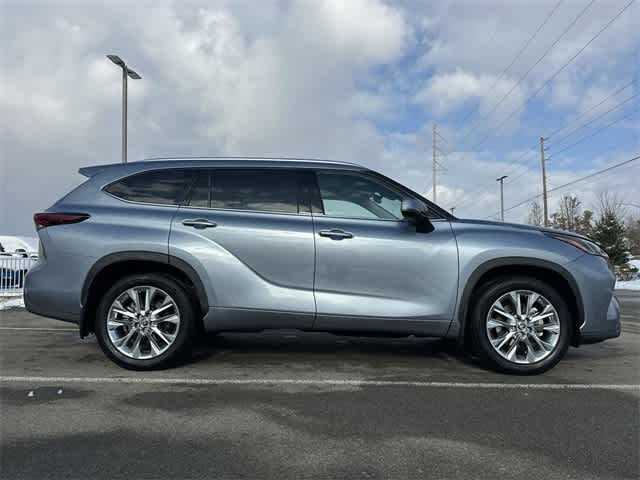 Thumbnail: 2024 Toyota Highlander - 3