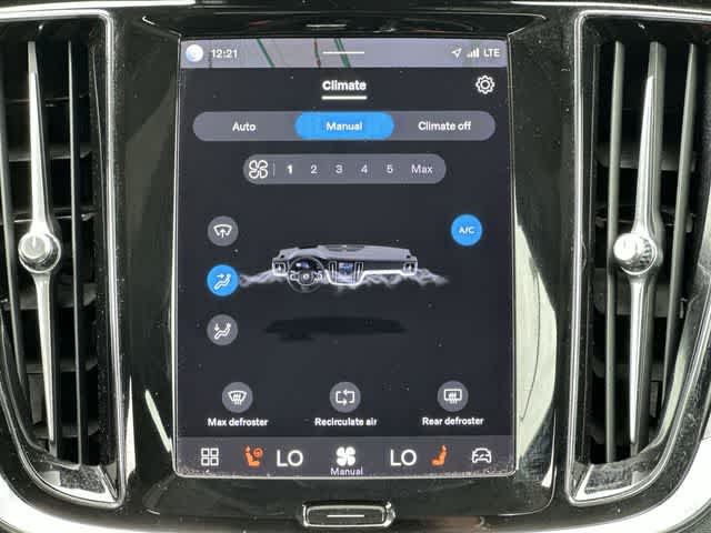 Thumbnail: 2024 Volvo S60 - 16