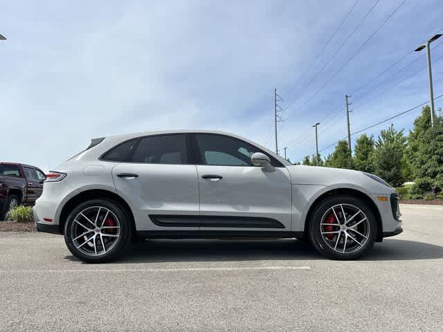 Thumbnail: 2024 Porsche Macan - 3