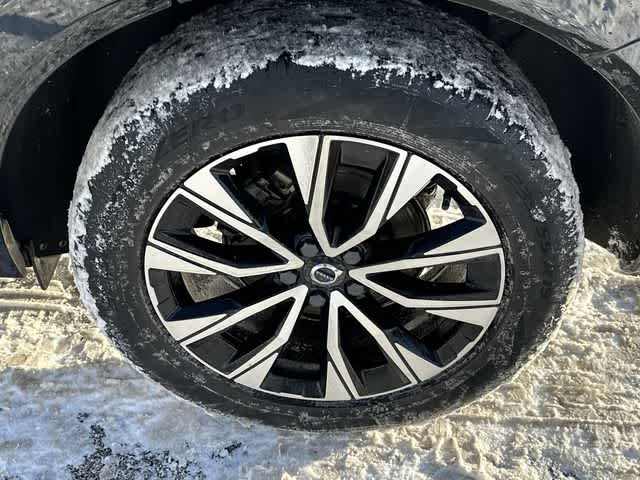 Thumbnail: 2023 Volvo XC60 - 5