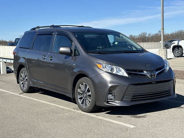 Thumbnail: 2020 Toyota Sienna - 21