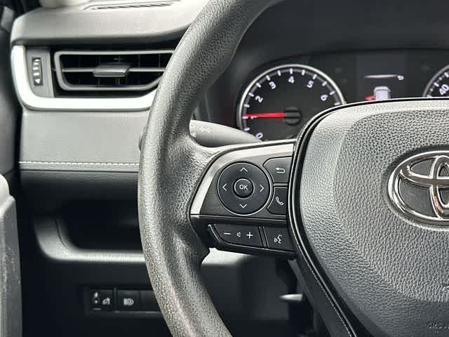 Thumbnail: 2022 Toyota RAV4 - 8
