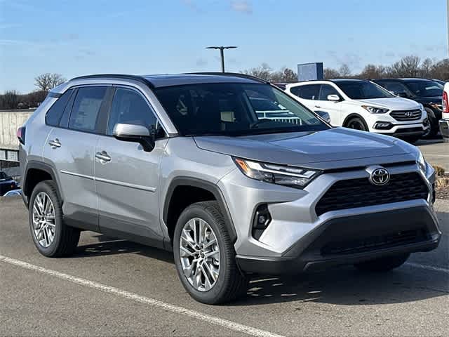 Thumbnail: 2025 Toyota RAV4 - 31