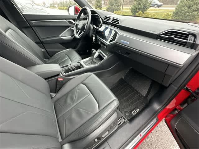 Thumbnail: 2022 Audi Q3 - 21