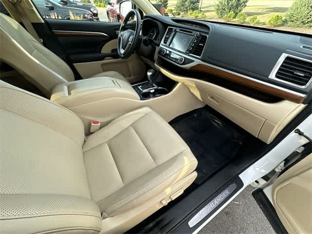 Thumbnail: 2018 Toyota Highlander - 23