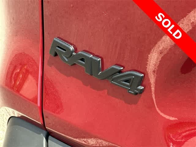 2022 Toyota RAV4 XLE 27